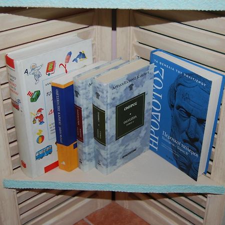 Kastro-Kyllini Luxury Traditional Room The Small Bookstore מראה חיצוני תמונה