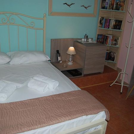 Kastro-Kyllini Luxury Traditional Room The Small Bookstore מראה חיצוני תמונה
