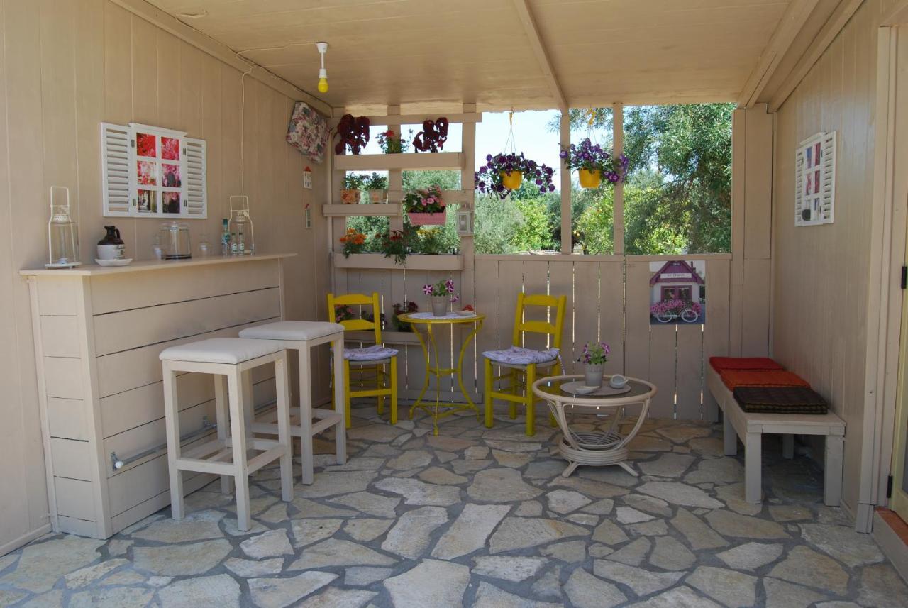 Kastro-Kyllini Luxury Traditional Room The Small Bookstore מראה חיצוני תמונה