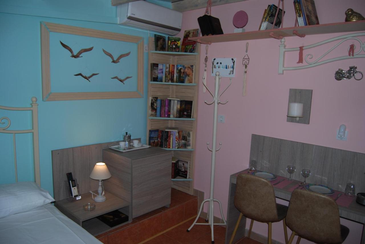 Kastro-Kyllini Luxury Traditional Room The Small Bookstore מראה חיצוני תמונה