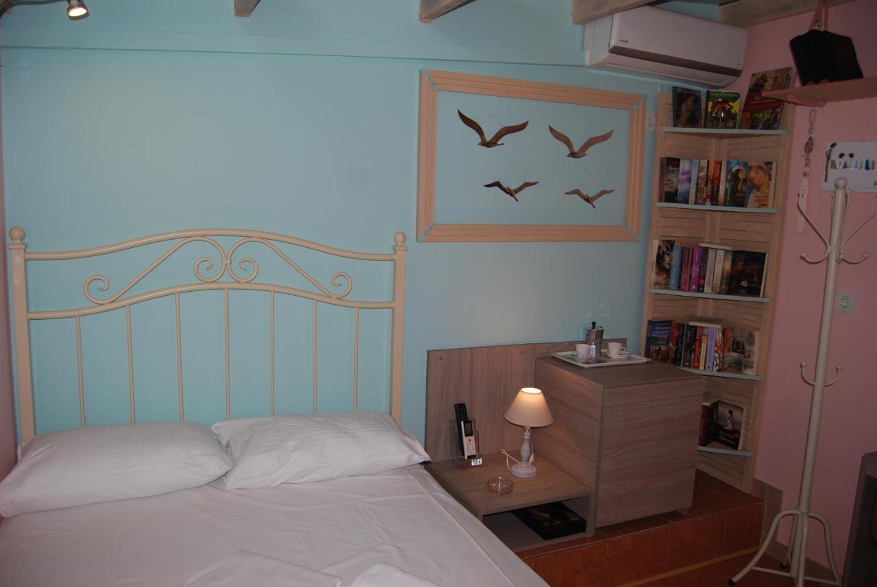 Kastro-Kyllini Luxury Traditional Room The Small Bookstore מראה חיצוני תמונה