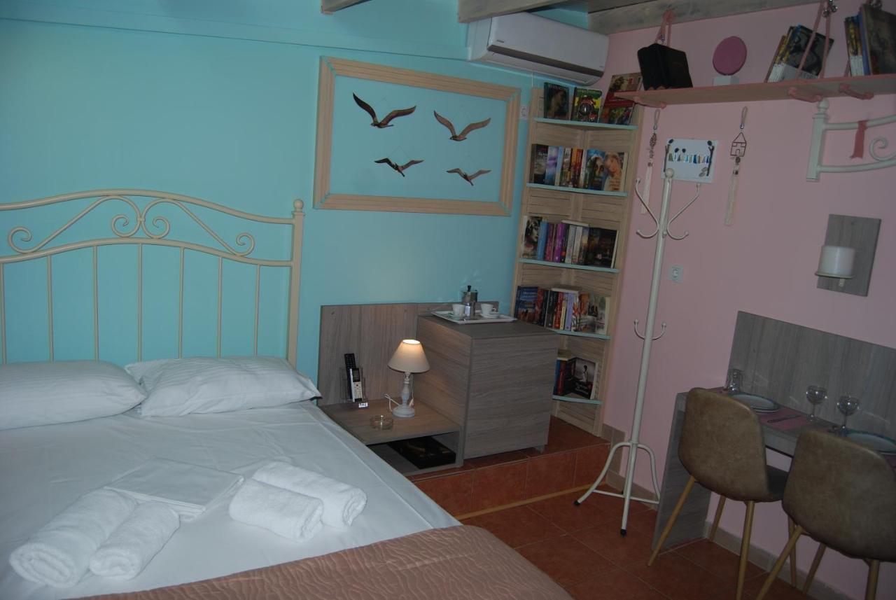 Kastro-Kyllini Luxury Traditional Room The Small Bookstore מראה חיצוני תמונה