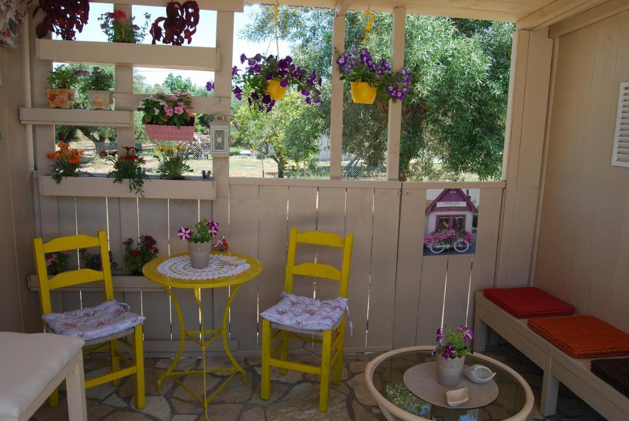 Kastro-Kyllini Luxury Traditional Room The Small Bookstore מראה חיצוני תמונה