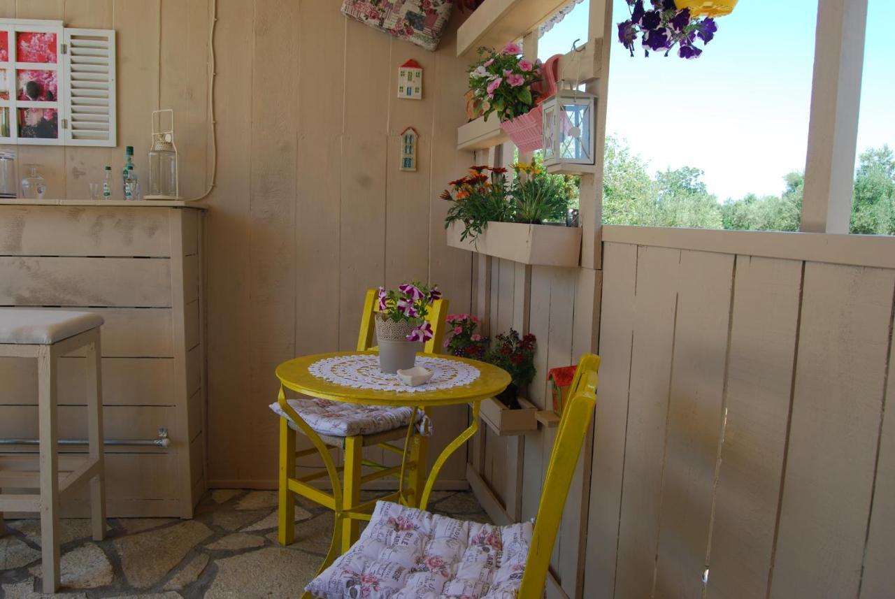 Kastro-Kyllini Luxury Traditional Room The Small Bookstore מראה חיצוני תמונה